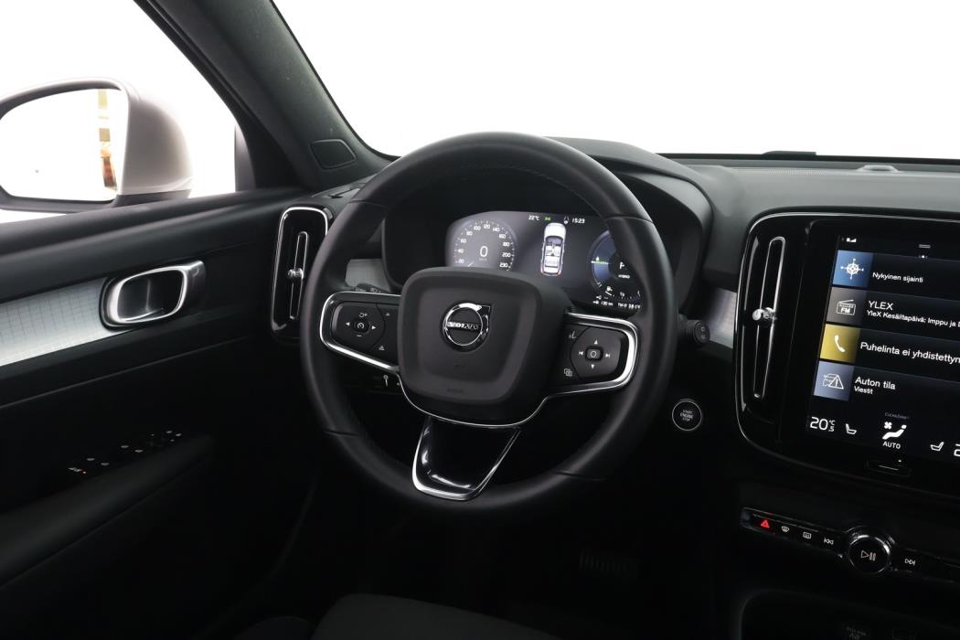 VOLVO XC40 2023
