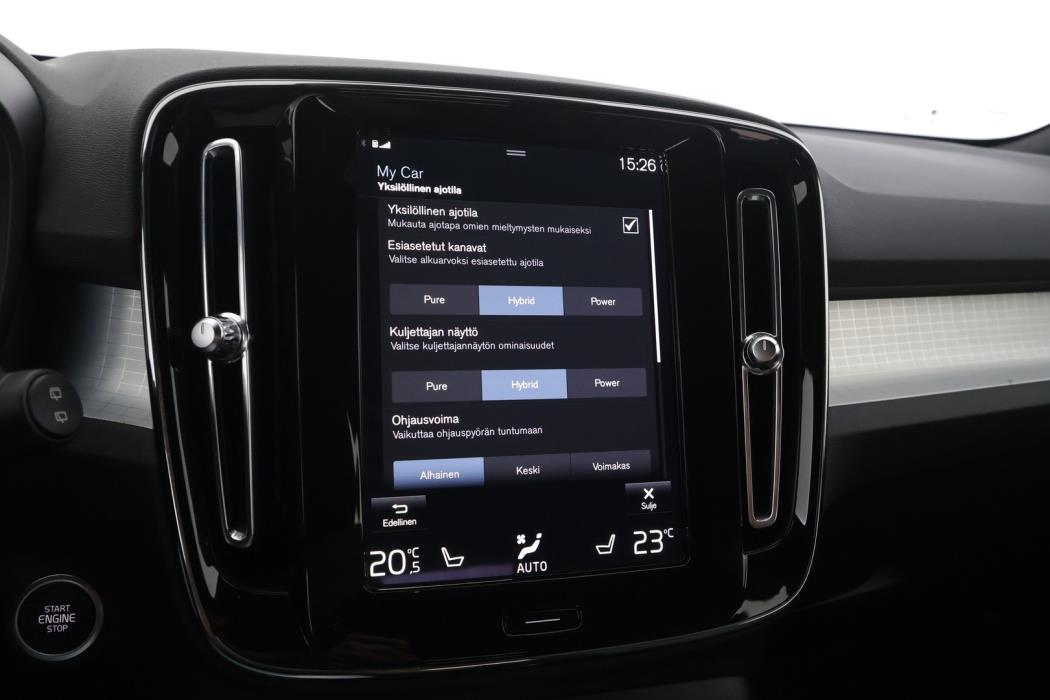 VOLVO XC40 2023