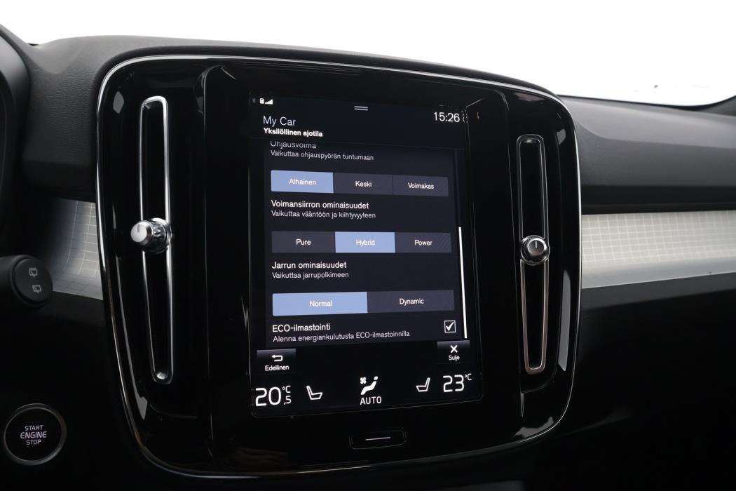 VOLVO XC40 2023