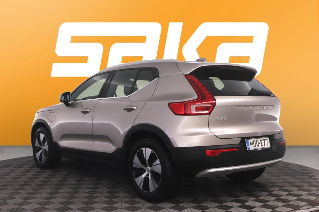 VOLVO XC40 2023