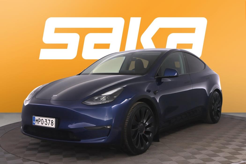 TESLA Model Y 2024