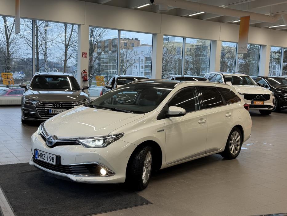 TOYOTA Auris 2016
