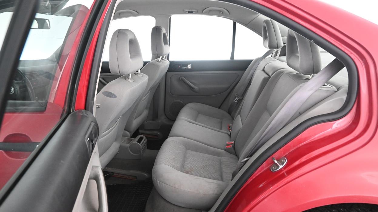 VOLKSWAGEN Bora 2001