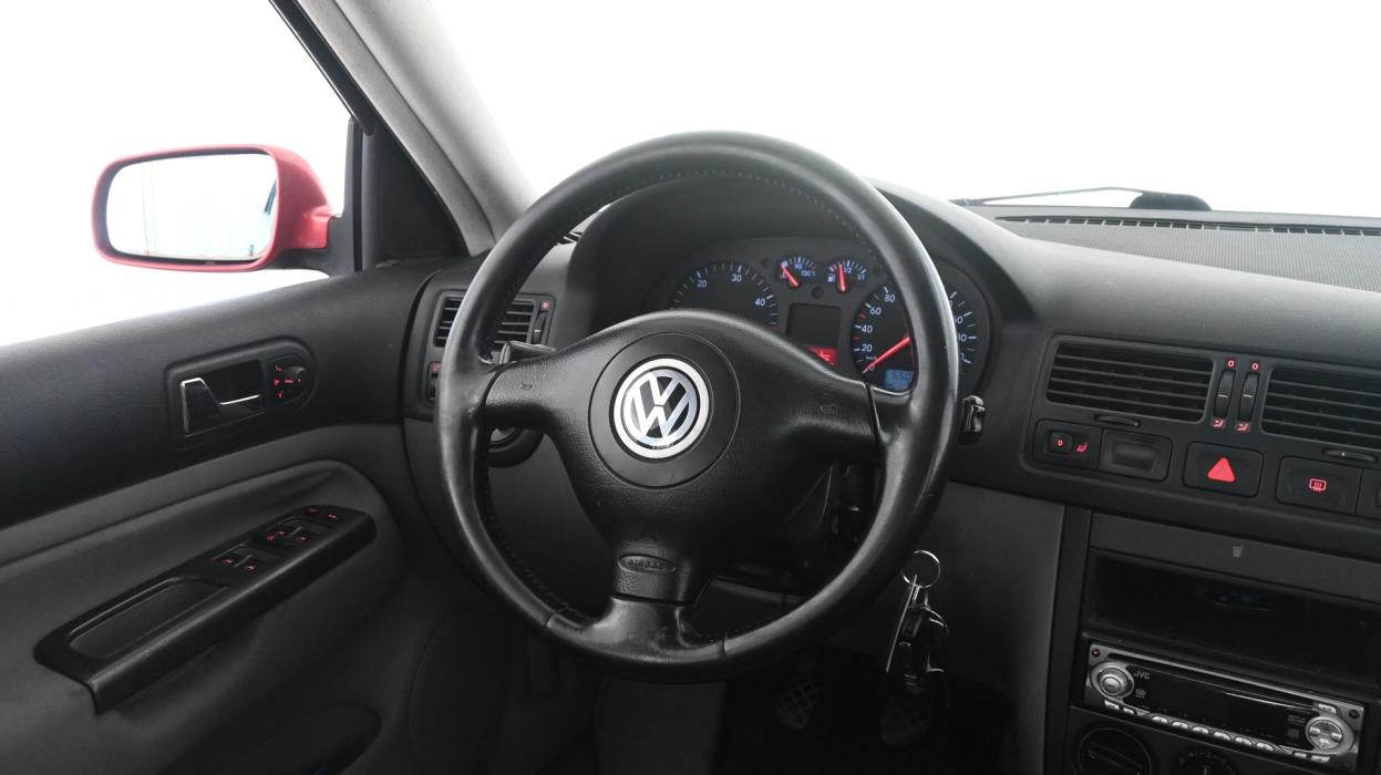 VOLKSWAGEN Bora 2001