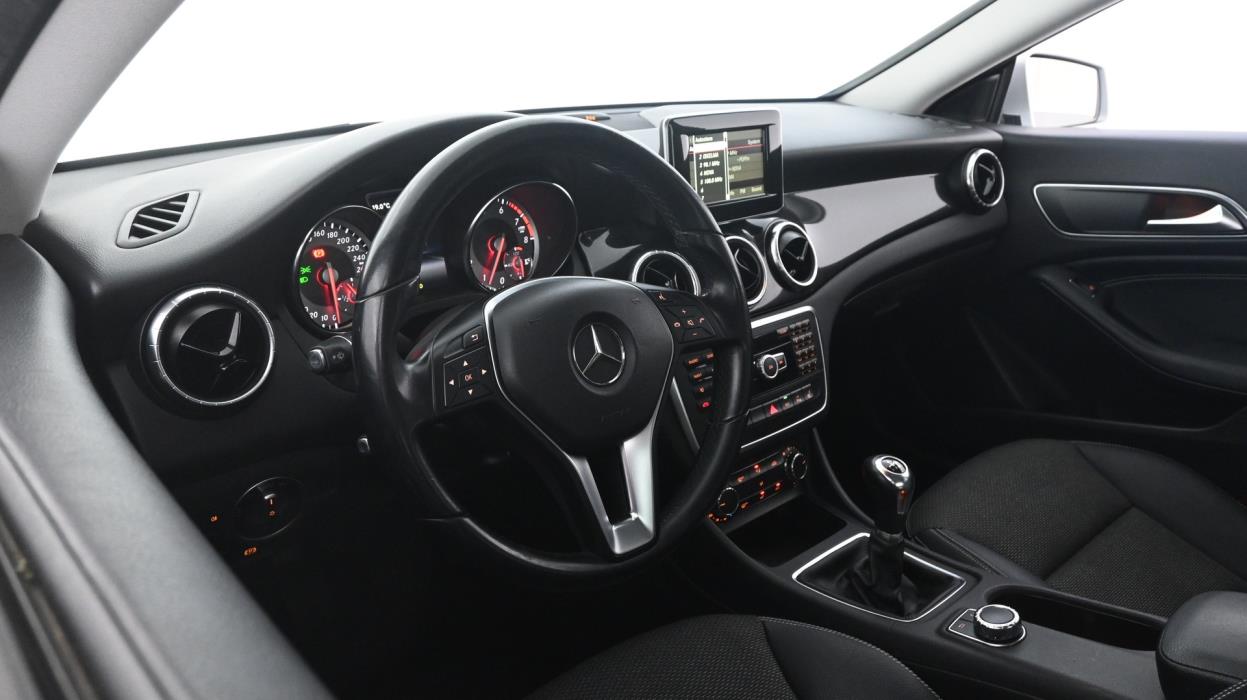 MERCEDES-BENZ CLA 2013