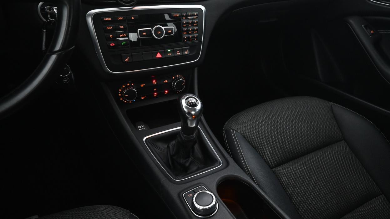 MERCEDES-BENZ CLA 2013