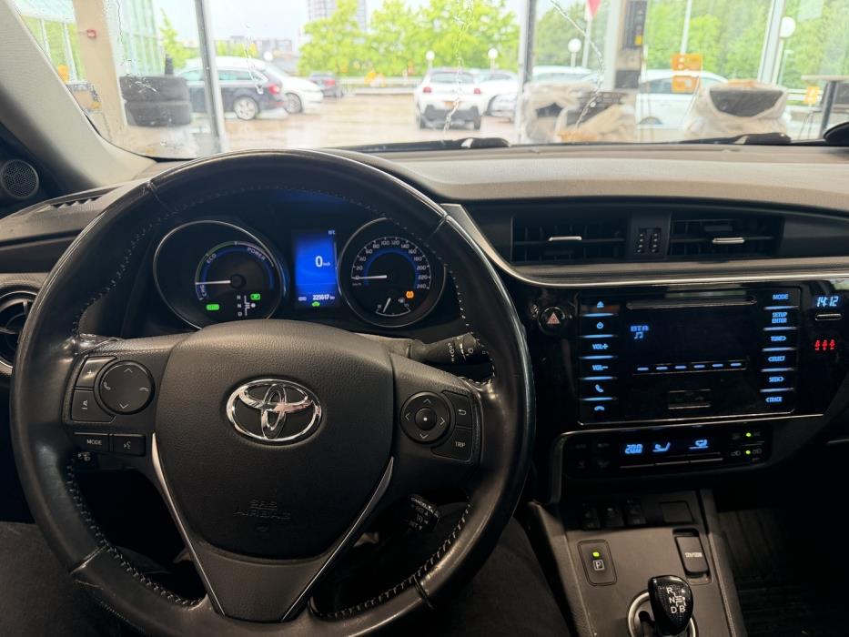 TOYOTA Auris 2017