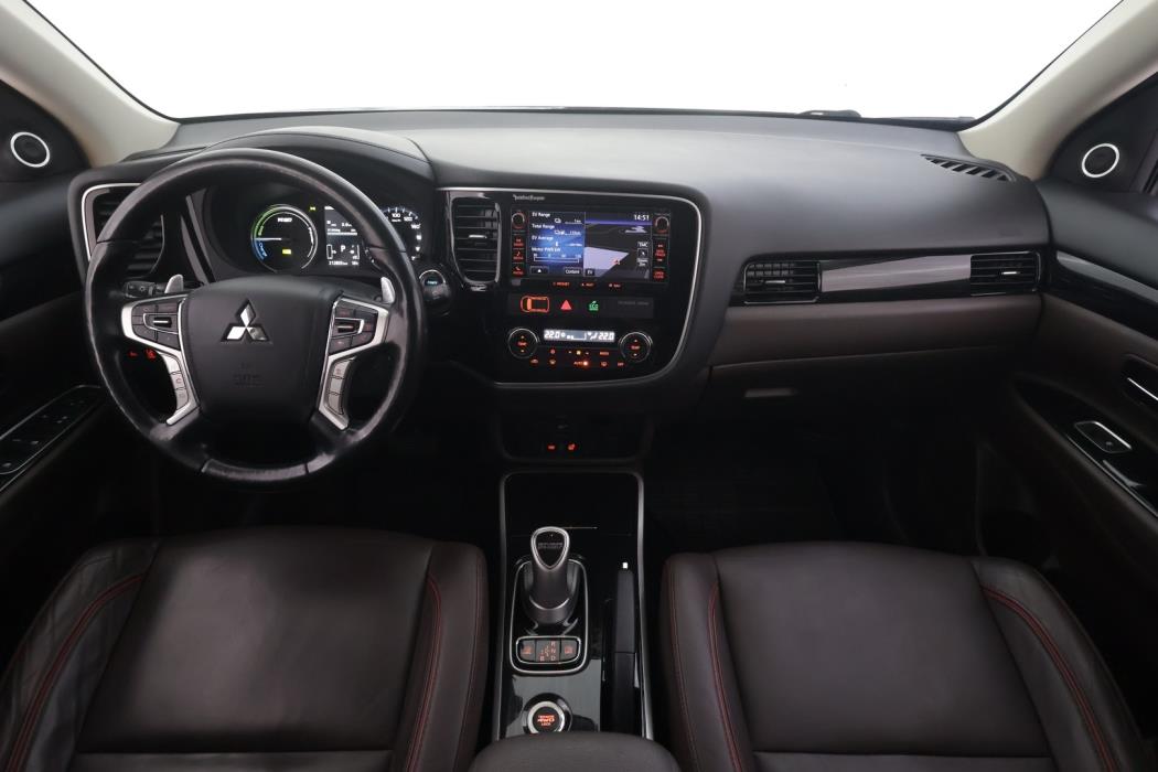 MITSUBISHI Outlander PHEV 2016