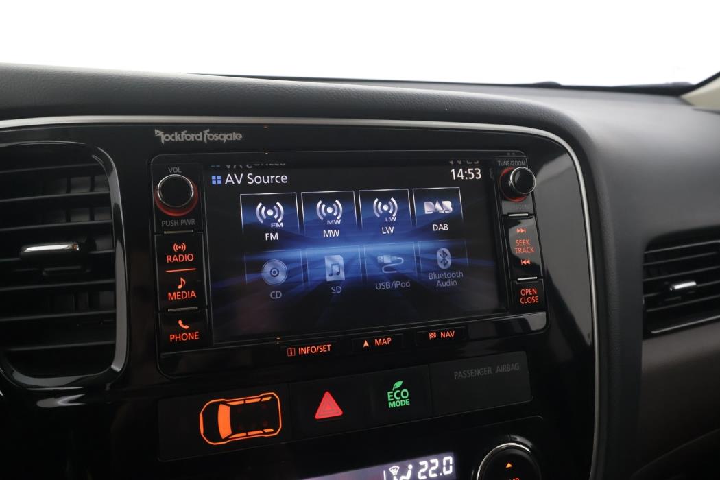 MITSUBISHI Outlander PHEV 2016