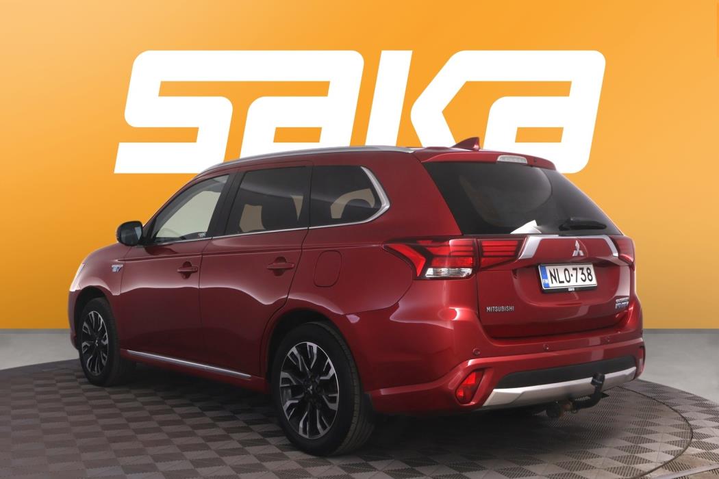 MITSUBISHI Outlander PHEV 2016