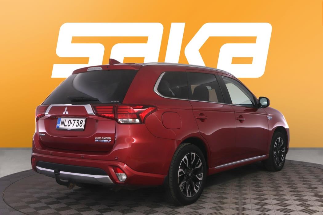 MITSUBISHI Outlander PHEV 2016