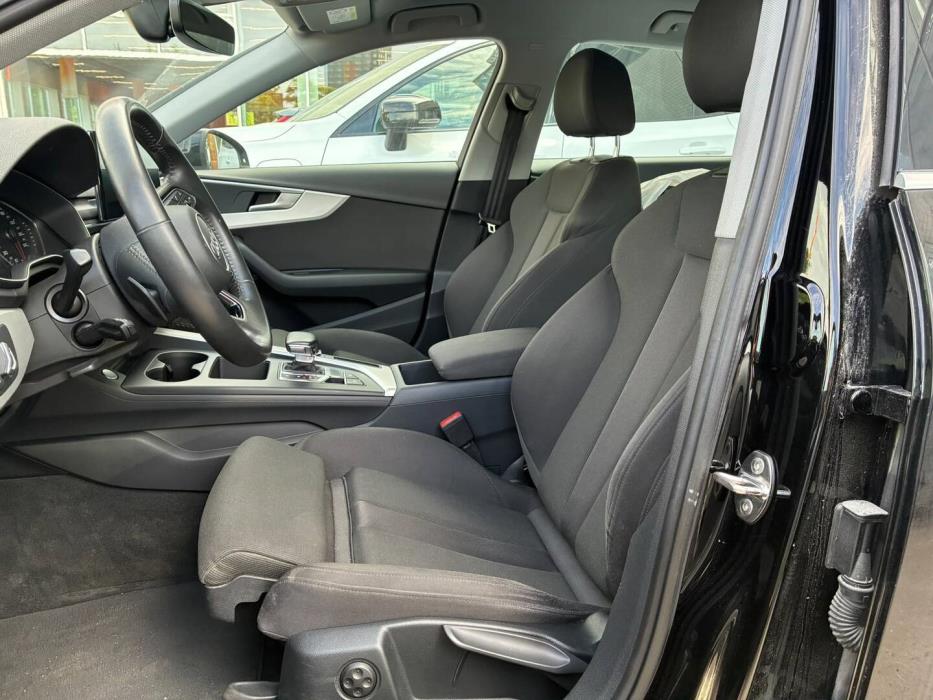 AUDI A4 2020