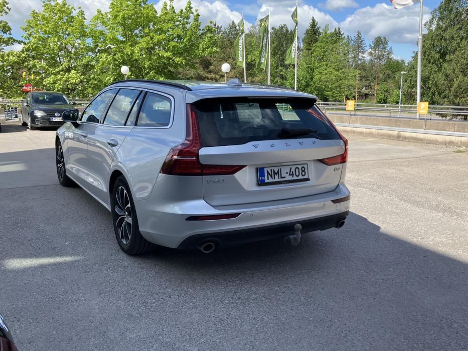 VOLVO V60 2022