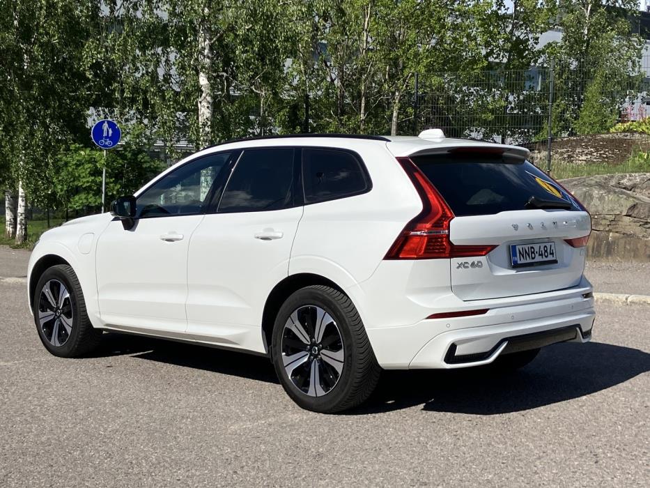 VOLVO XC60 2024