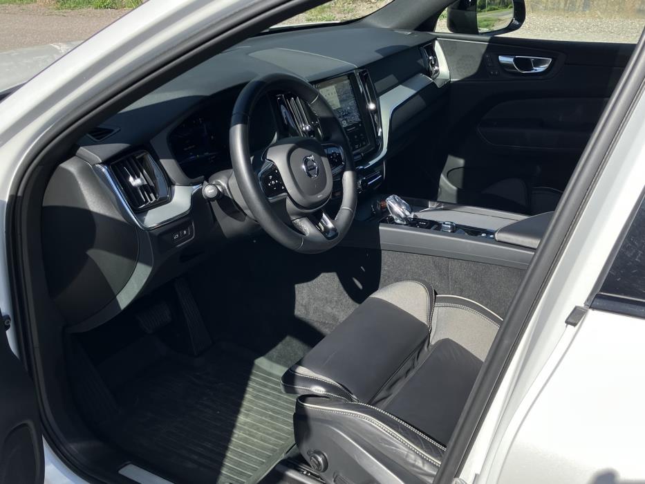 VOLVO XC60 2024