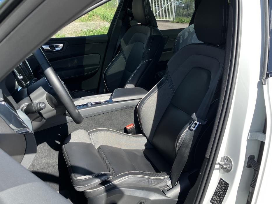 VOLVO XC60 2024