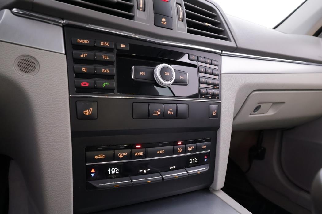 MERCEDES-BENZ E 2010