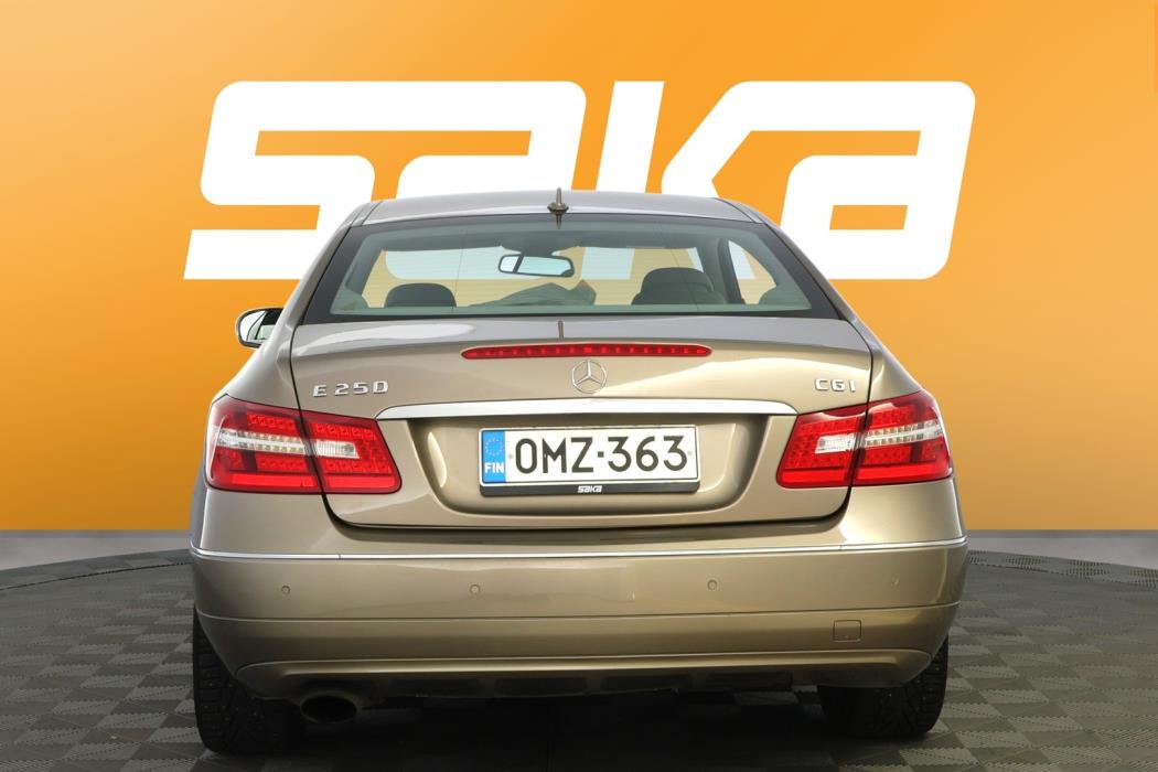 MERCEDES-BENZ E 2010