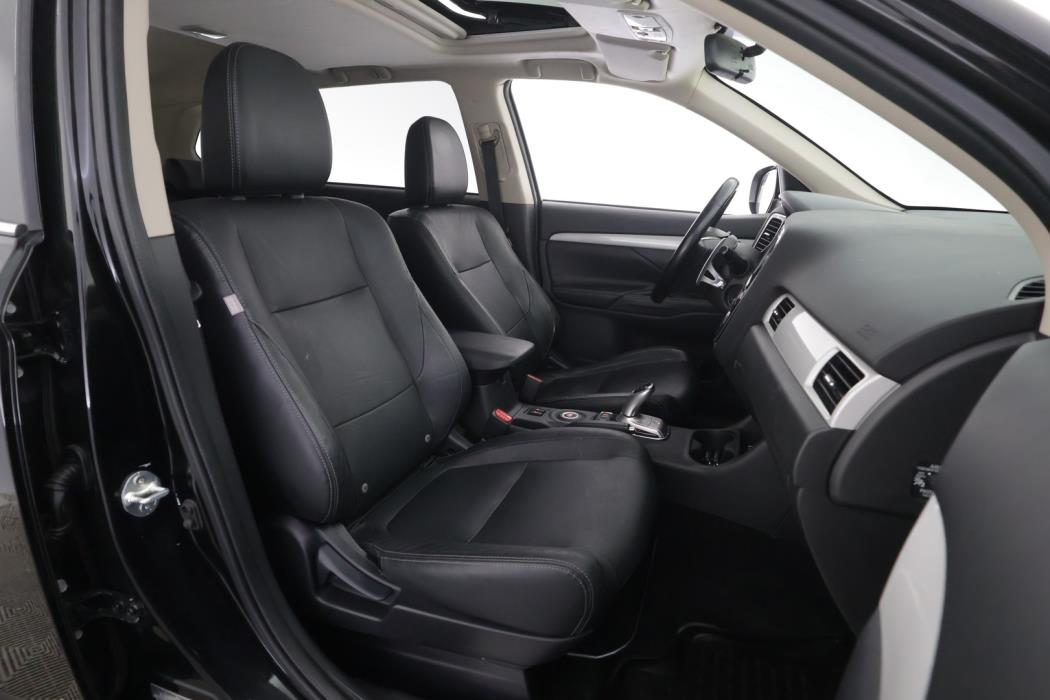 MITSUBISHI OUTLANDER PHEV 2014