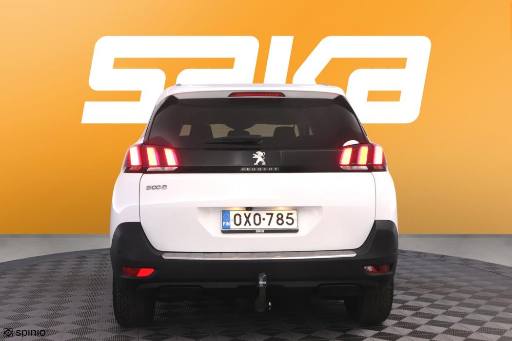PEUGEOT 5008 2019