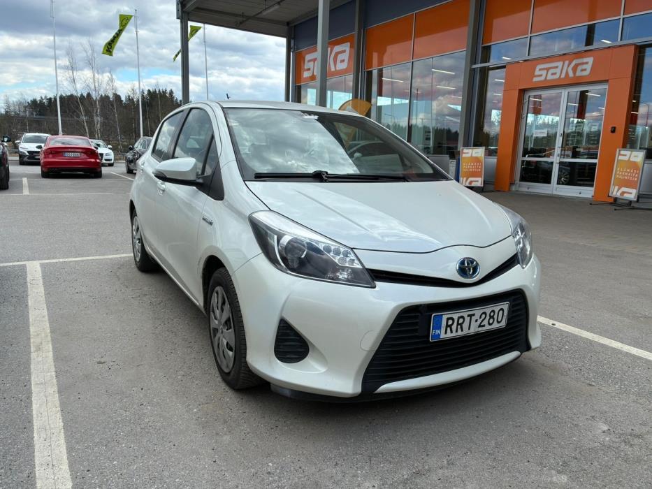 TOYOTA Yaris 2014