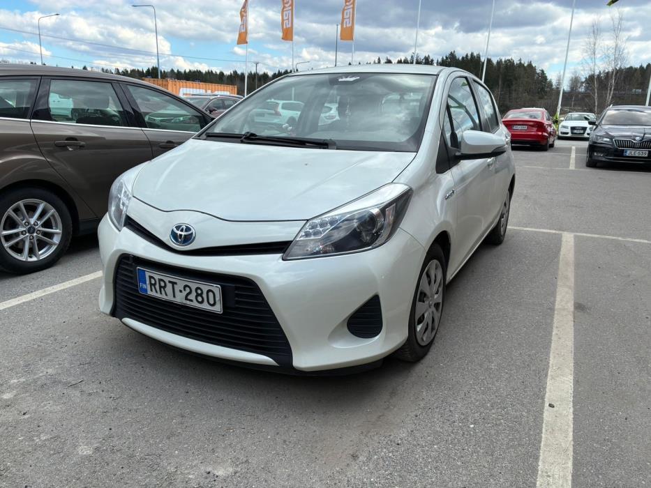 TOYOTA Yaris 2014