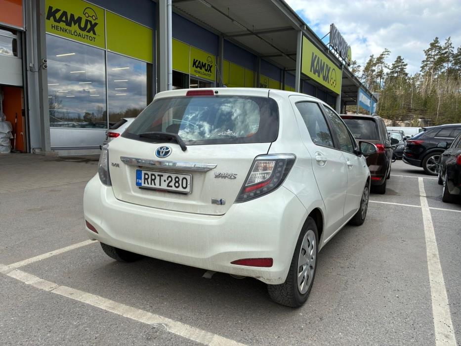 TOYOTA Yaris 2014