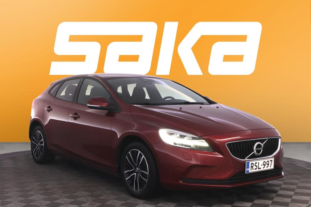 VOLVO V40 2017