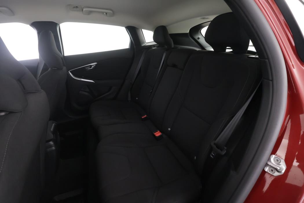 VOLVO V40 2017