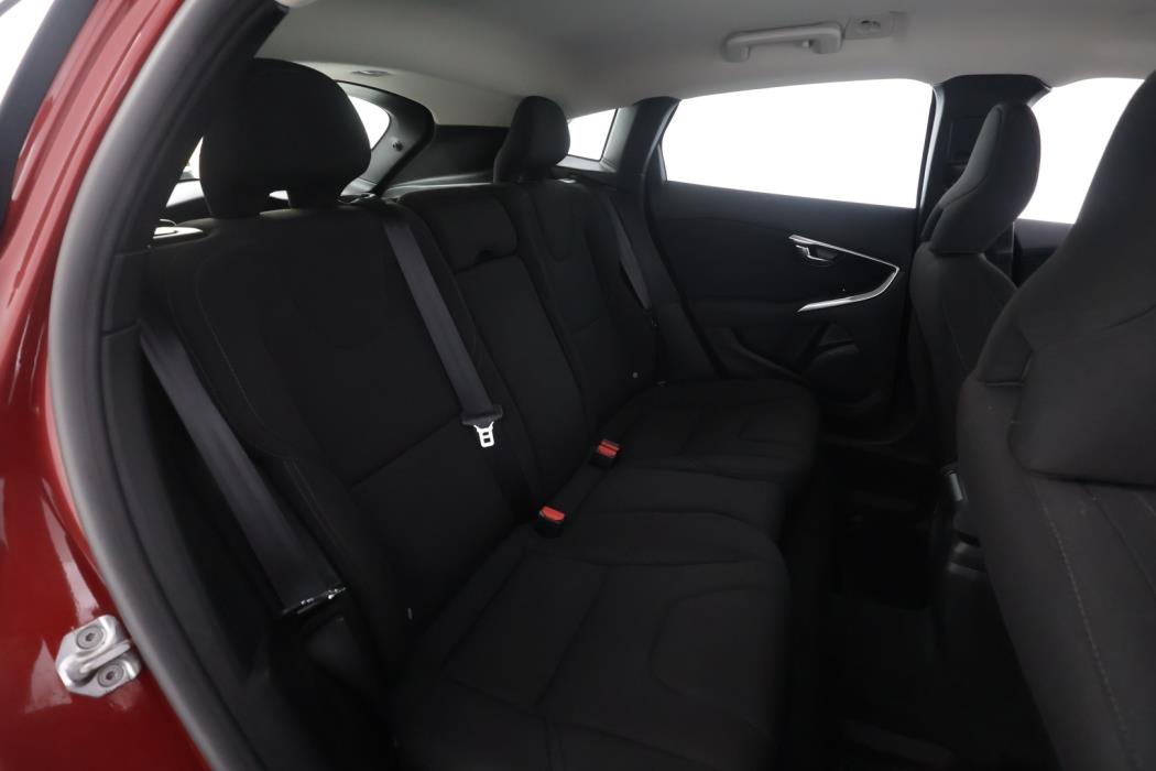 VOLVO V40 2017