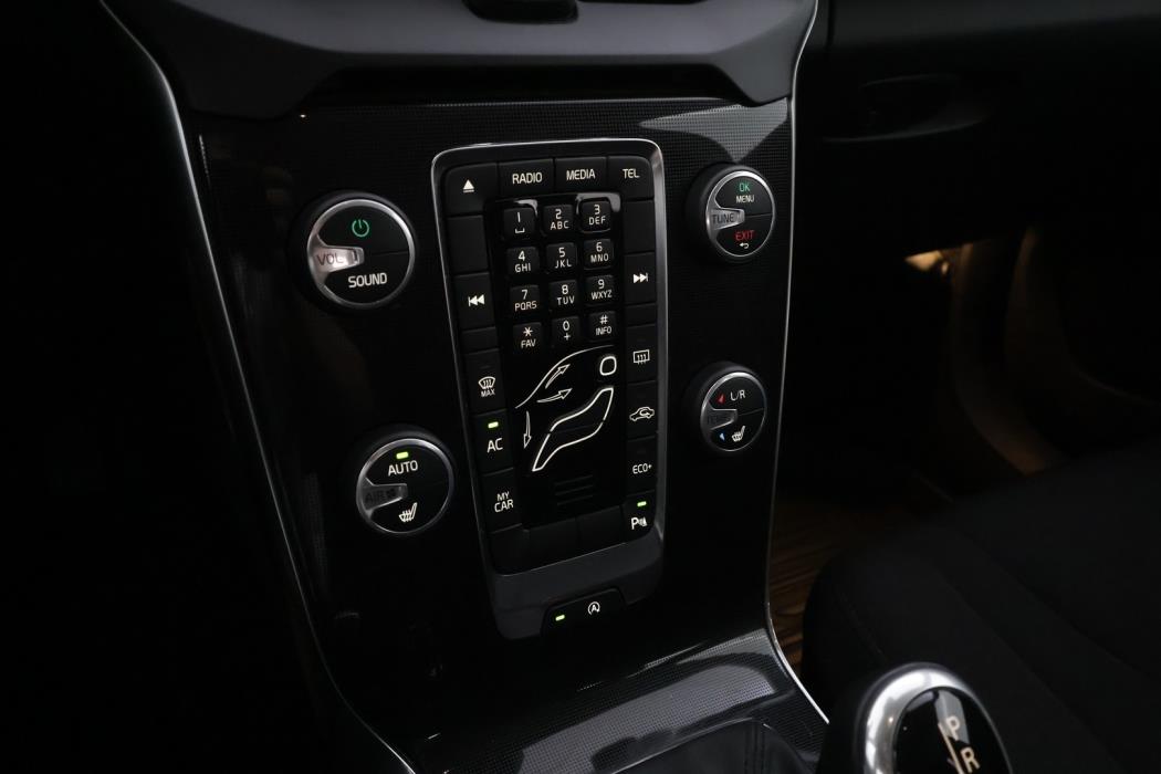 VOLVO V40 2017