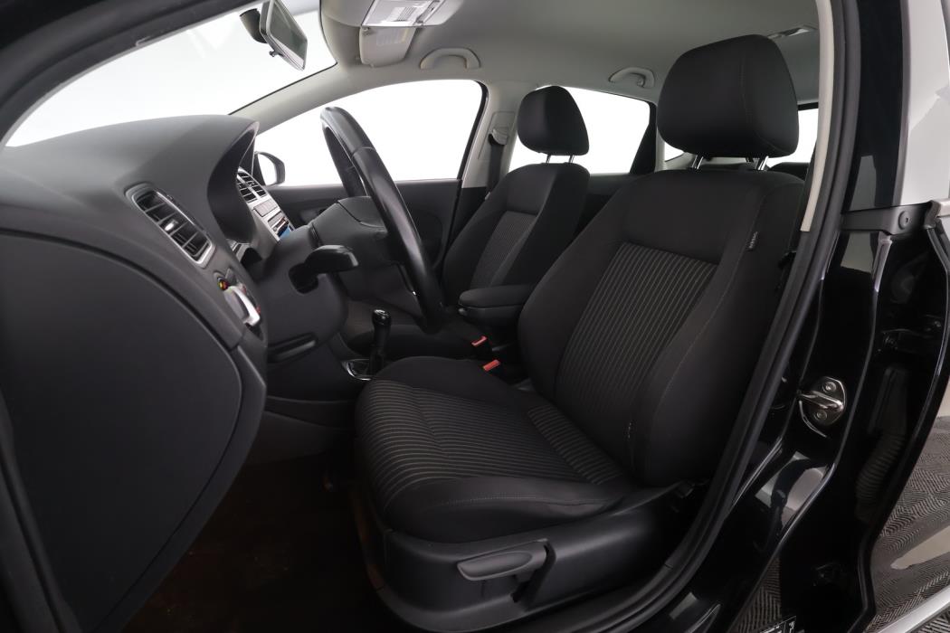 VOLKSWAGEN Polo 2010