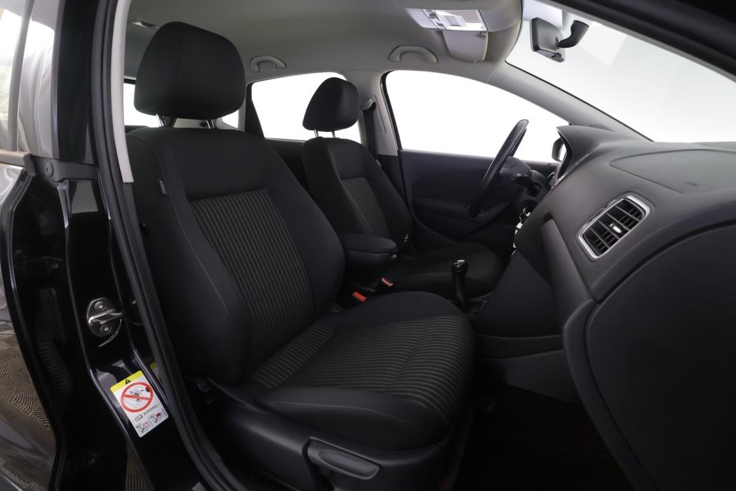 VOLKSWAGEN Polo 2010