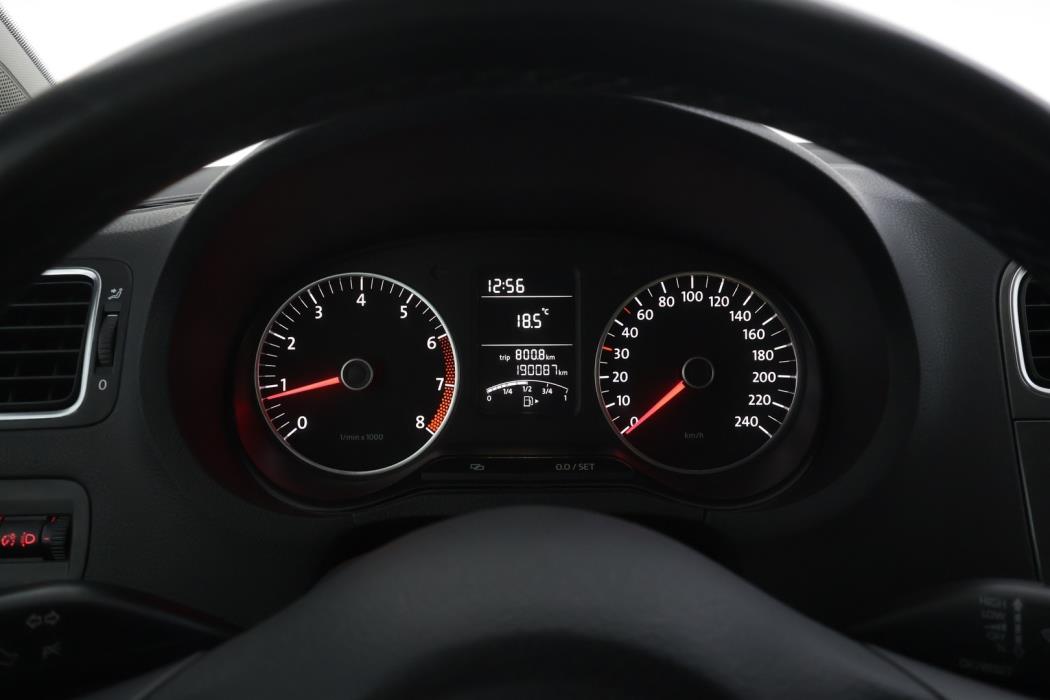 VOLKSWAGEN Polo 2010