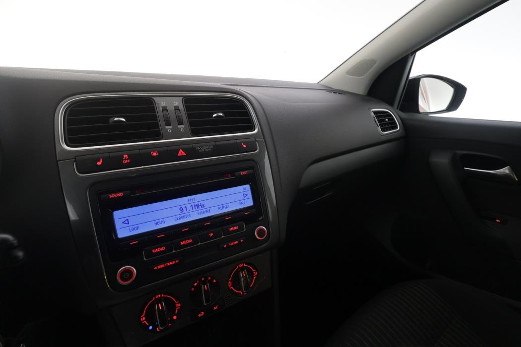 VOLKSWAGEN Polo 2010