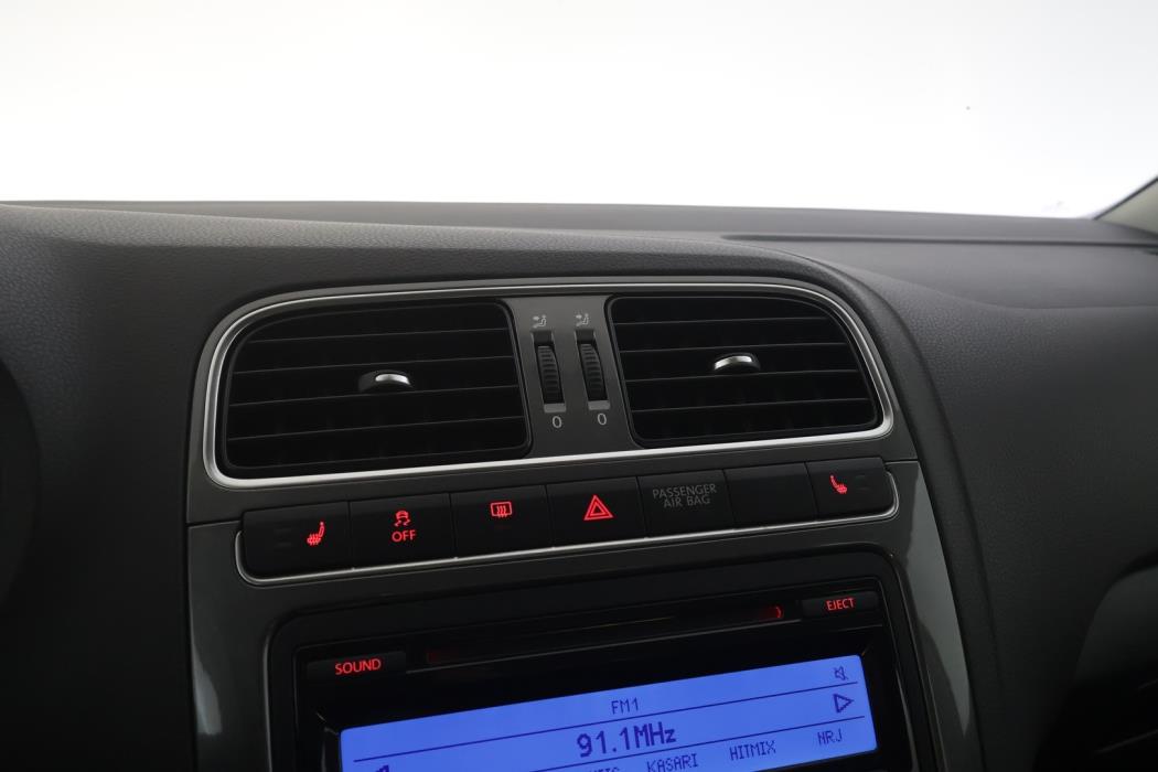 VOLKSWAGEN Polo 2010