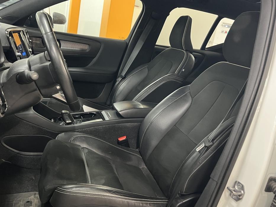 VOLVO XC40 2020