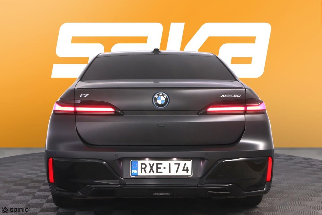BMW i7 2023