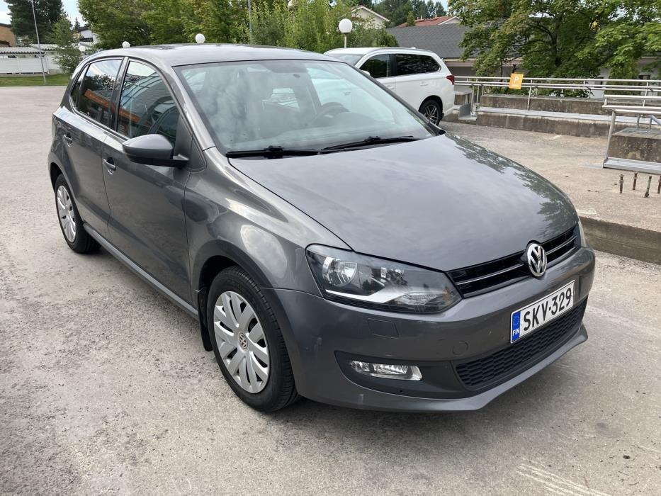 VOLKSWAGEN Polo 2013