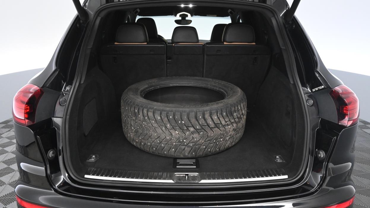 PORSCHE Cayenne 2015