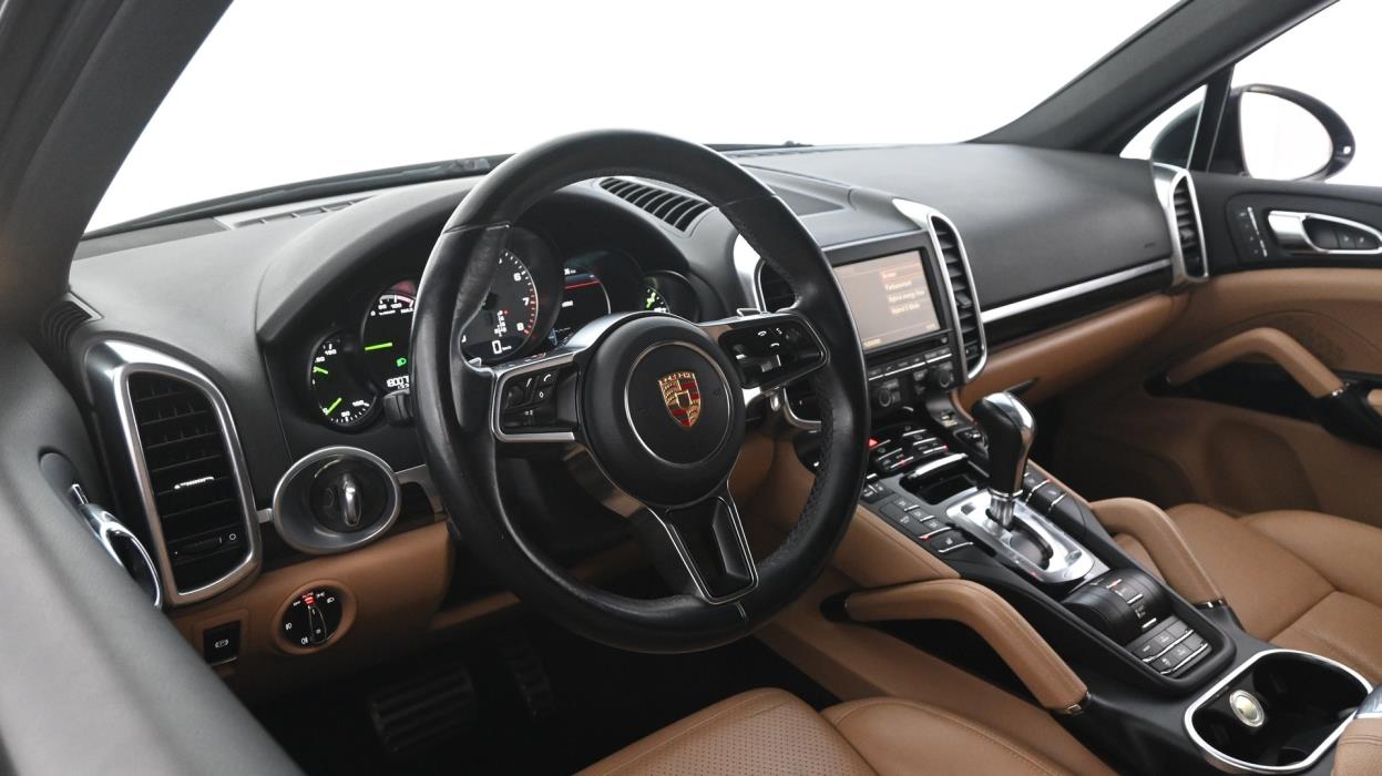 PORSCHE Cayenne 2015