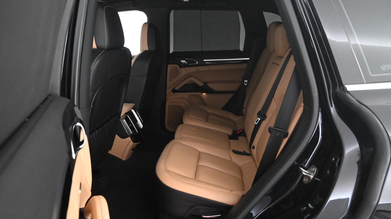 PORSCHE Cayenne 2015