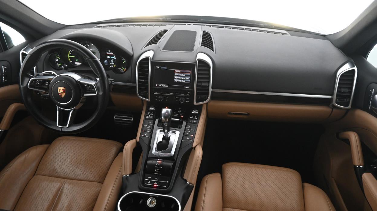 PORSCHE Cayenne 2015
