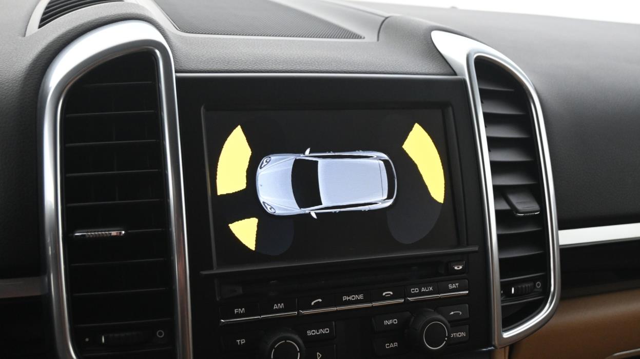 PORSCHE Cayenne 2015