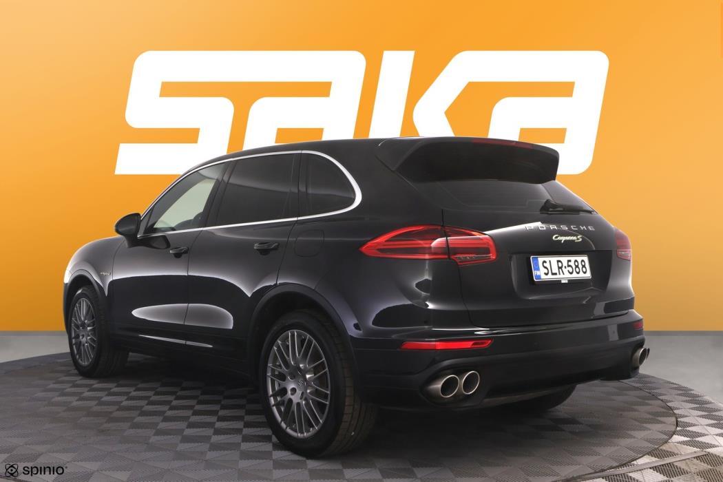 PORSCHE Cayenne 2015