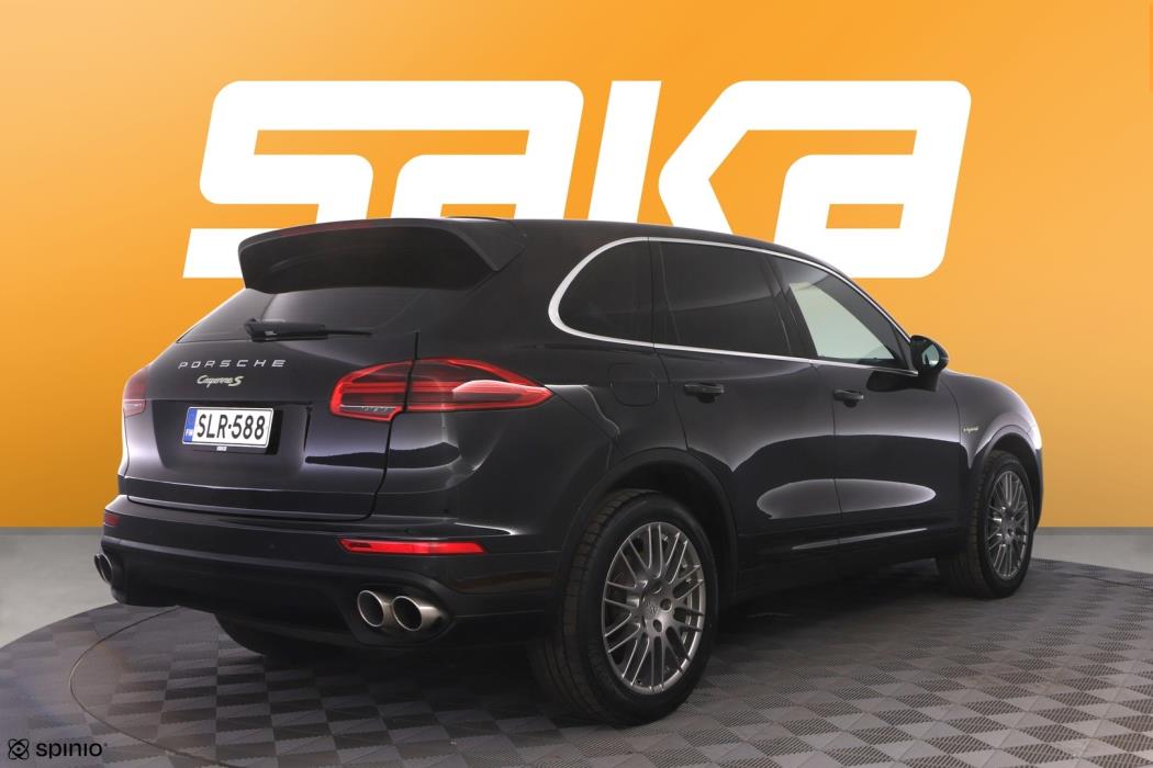 PORSCHE Cayenne 2015