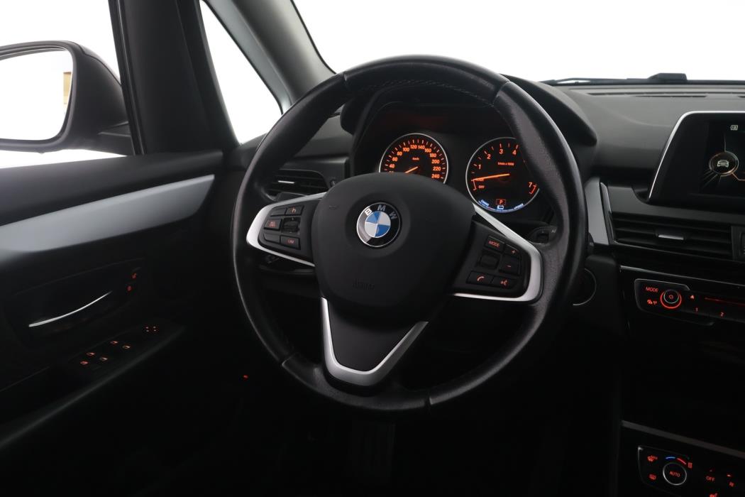 BMW 225 2017