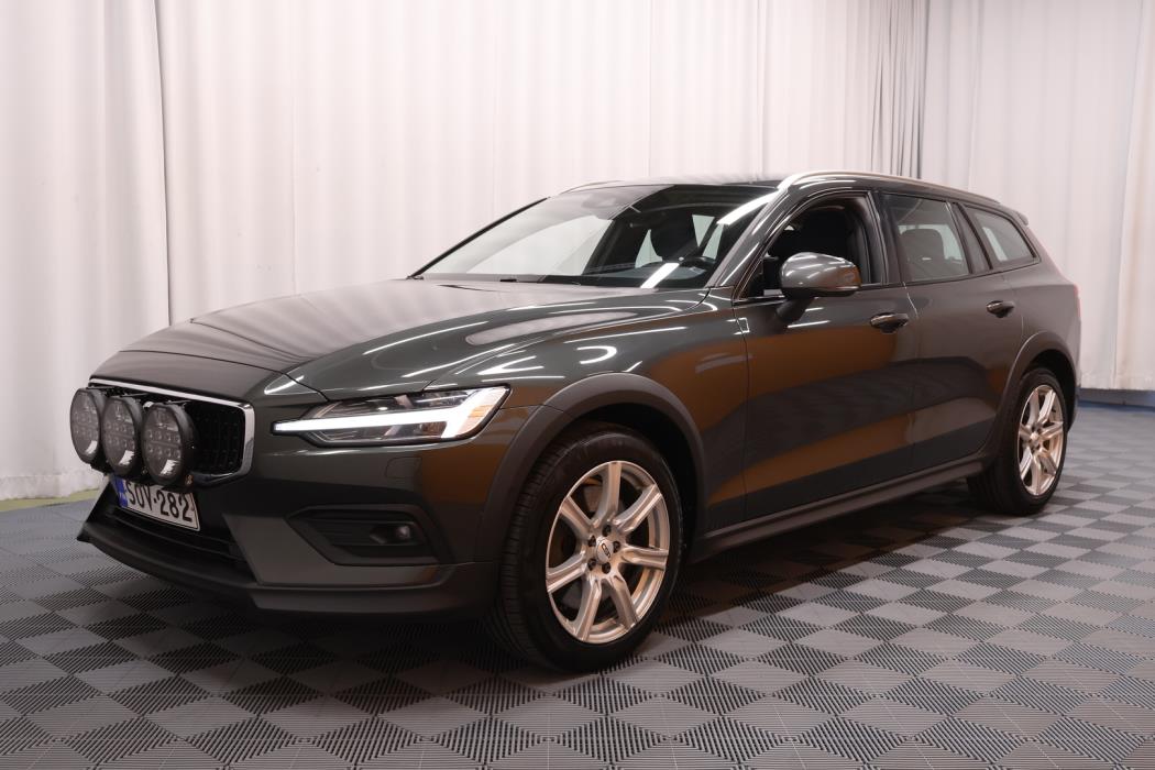 VOLVO V60 Cross Country 2019