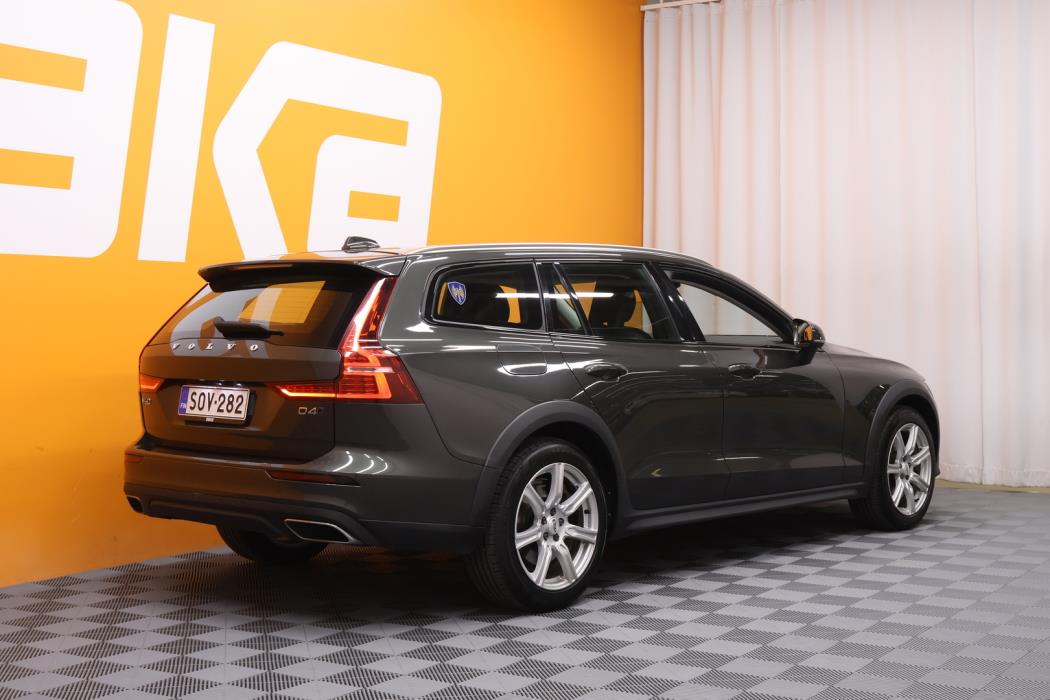 VOLVO V60 Cross Country 2019