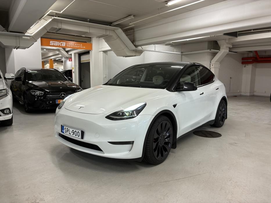 TESLA Model Y 2023